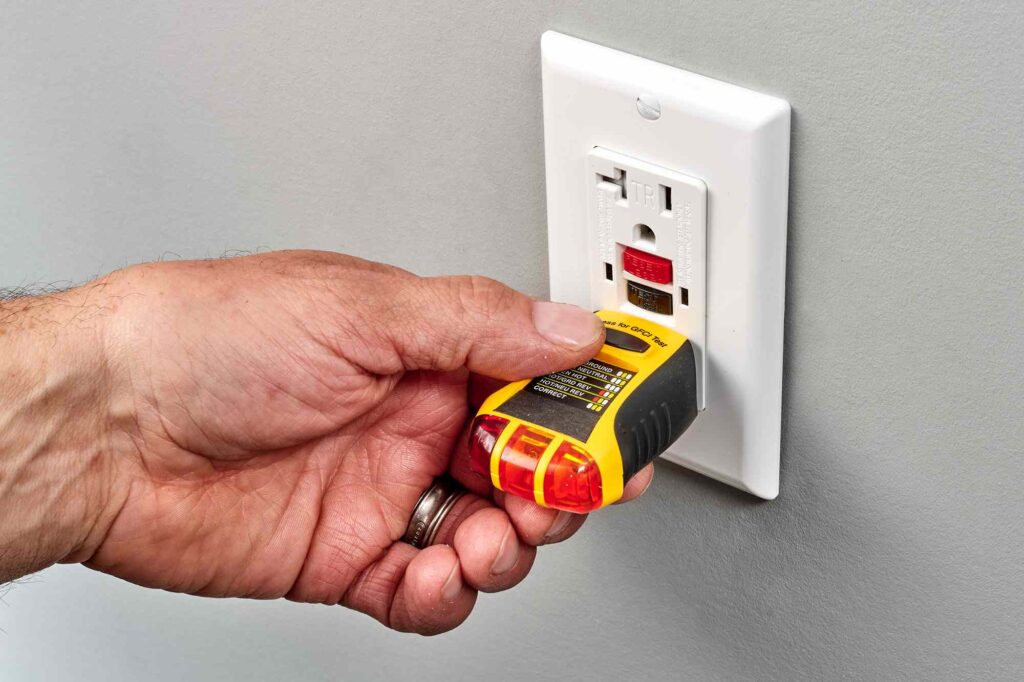 how-to-fix-electrical-outlet-problems-castro-electric